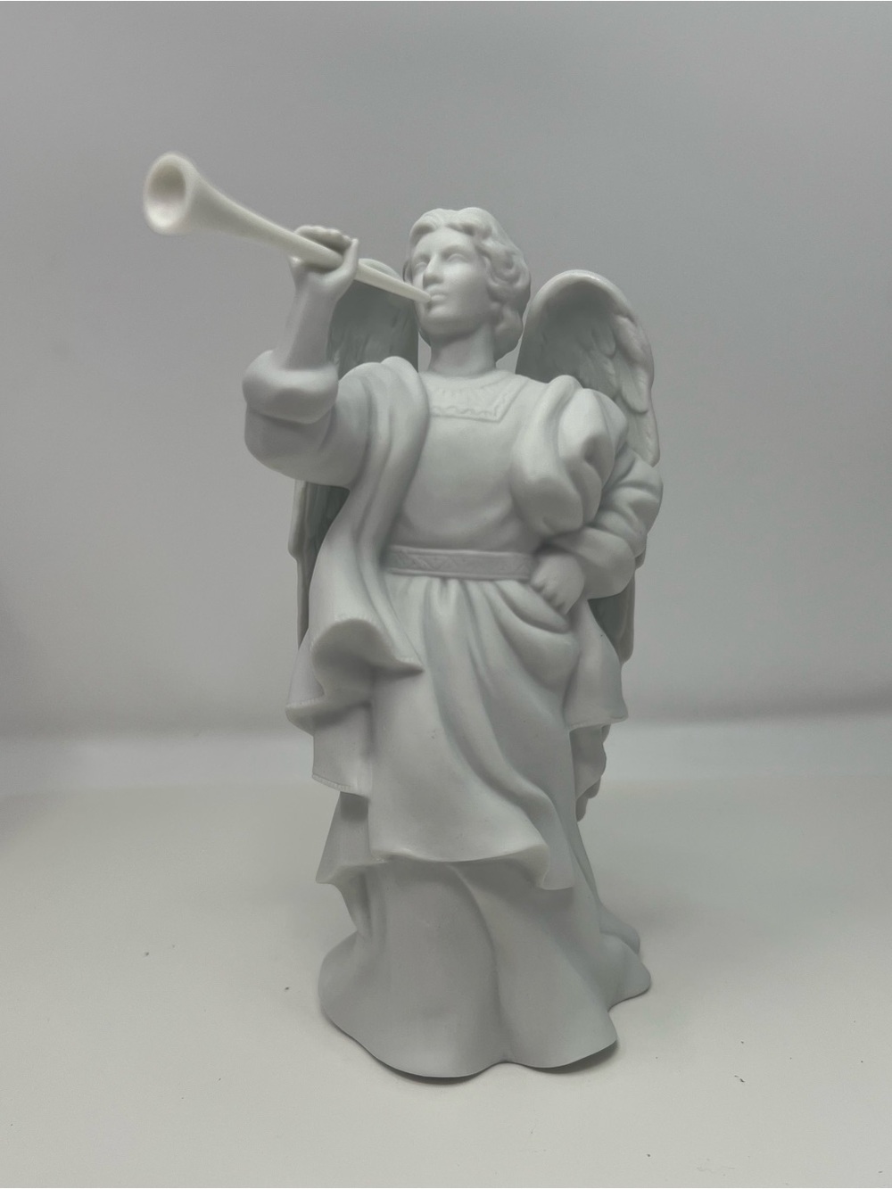Vintage Avon Nativity Collectibles Angel Gabriel Porcelain Figurine 1992 EUC - Picture 2 of 8